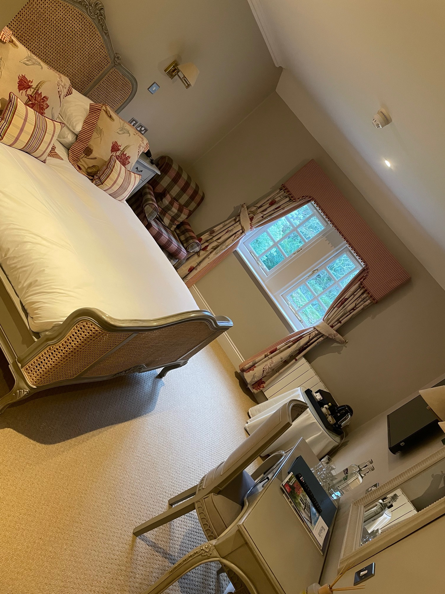 OFFERS & PACKAGES Riverside House Hotel